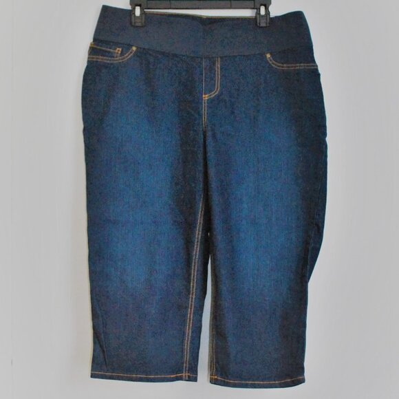 Catherines Yoga Stretch Shaped Capri NWT 0X 14/16W - Picture 3 of 7